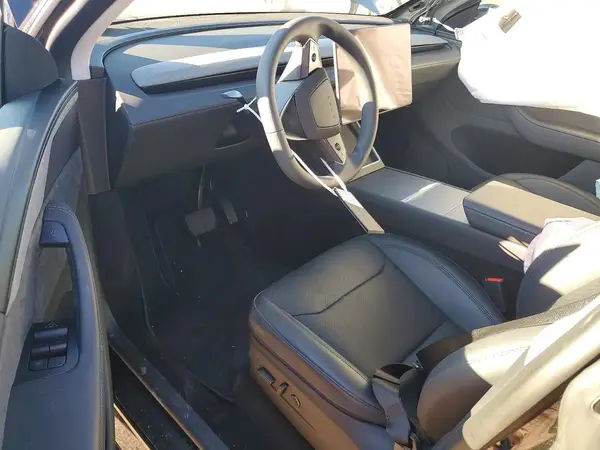 7SAYGDED8TF400415 2026 TESLA MODEL Y - Image 8