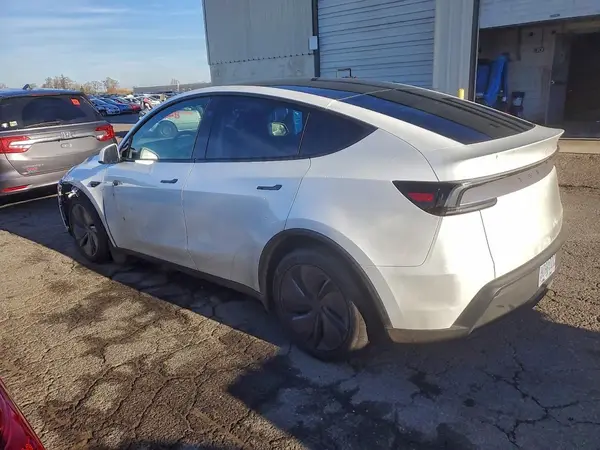7SAYGDED8TF406943 2026 TESLA MODEL Y - Image 2