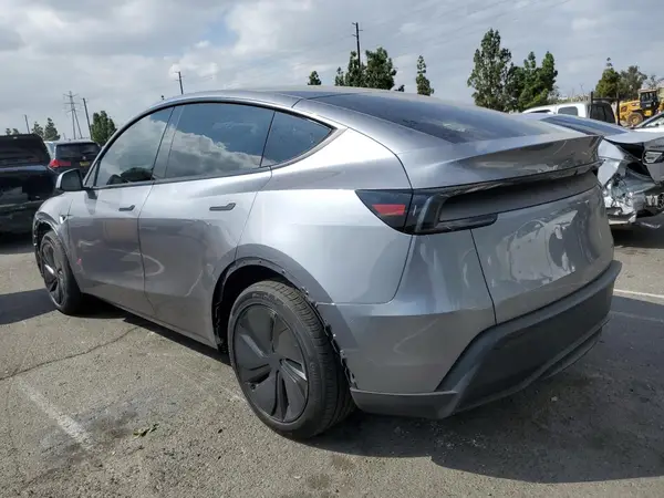 7SAYGDED8TF422379 2026 TESLA MODEL Y - Image 2
