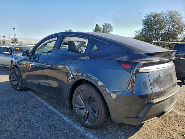 7SAYGDED8TF423631 2026 TESLA MODEL Y - Image 2