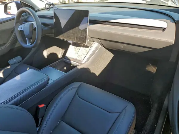 7SAYGDED8TF423631 2026 TESLA MODEL Y - Image 8