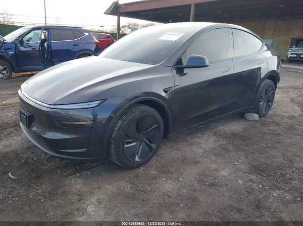 7SAYGDED8TF426478 2026 TESLA MODEL Y - Image 2