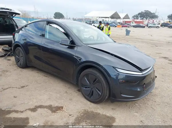 7SAYGDED8TF452157 2026 TESLA MODEL Y - Image 1