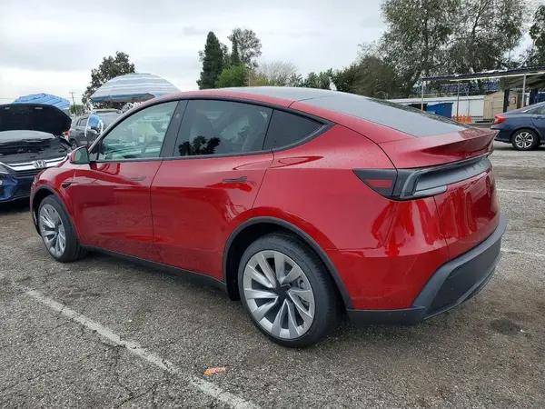 7SAYGDED8TF559080 2026 TESLA MODEL Y - Image 2