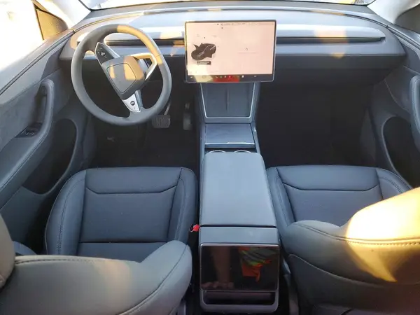 7SAYGDED8TF560553 2026 TESLA MODEL Y - Image 8