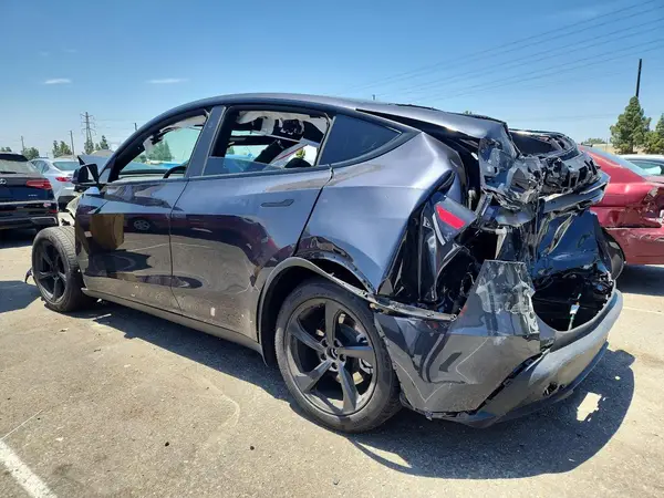 7SAYGDED8TF581046 2026 TESLA MODEL Y - Image 2