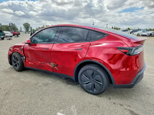 7SAYGDED8TF613722 2026 TESLA MODEL Y - Image 2