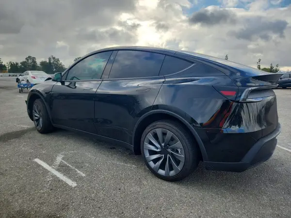 7SAYGDED8TF616202 2026 TESLA MODEL Y - Image 2