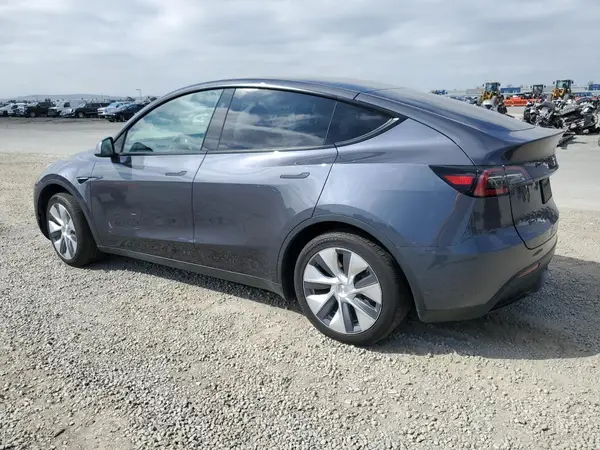 7SAYGDED9PF917678 2023 TESLA MODEL Y - Image 2