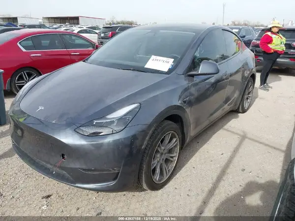 7SAYGDED9PF958702 2023 TESLA MODEL Y - Image 2