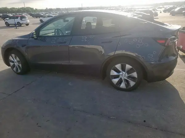 7SAYGDED9PF962524 2023 TESLA MODEL Y - Image 2