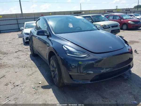 7SAYGDED9RA321373 2024 TESLA MODEL Y - Image 1