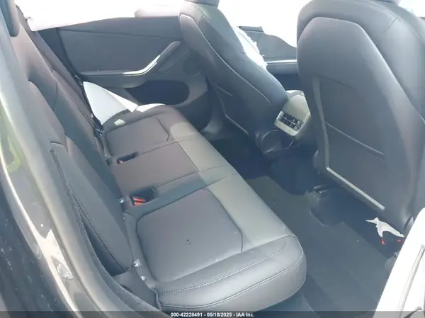 7SAYGDED9RA321373 2024 TESLA MODEL Y - Image 8