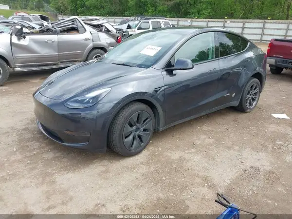 7SAYGDED9RA323124 2024 TESLA MODEL Y - Image 2