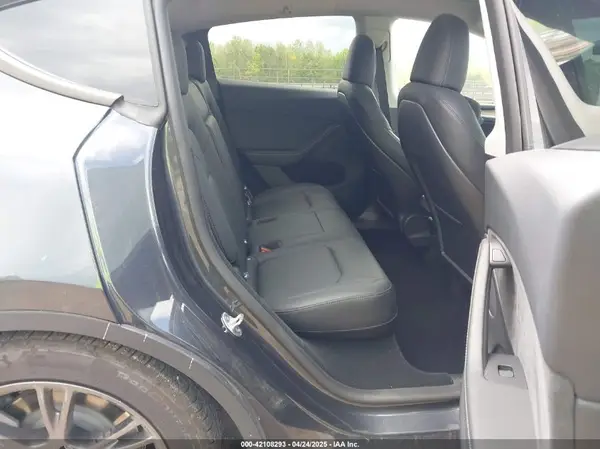 7SAYGDED9RA323124 2024 TESLA MODEL Y - Image 8