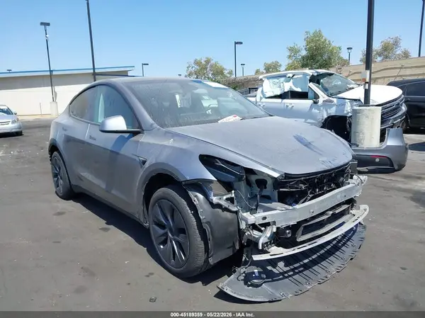 7SAYGDED9RA325195 2024 TESLA MODEL Y - Image 1