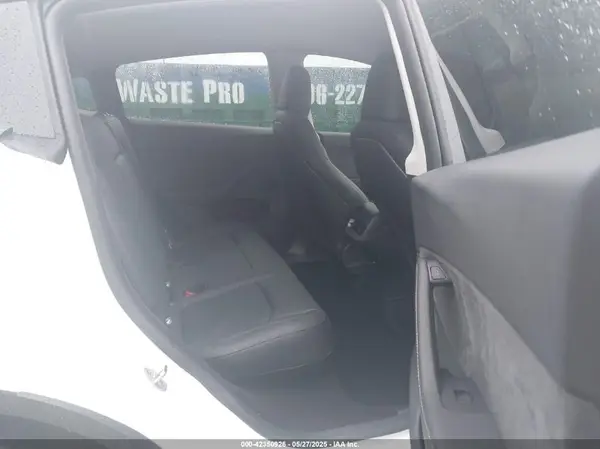 7SAYGDED9RA331840 2024 TESLA MODEL Y - Image 8