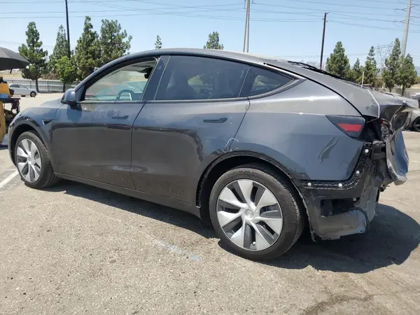 7SAYGDED9RF011128 2024 TESLA MODEL Y - Image 2