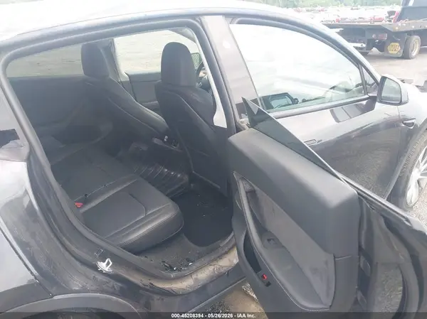 7SAYGDED9RF017950 2024 TESLA MODEL Y - Image 8