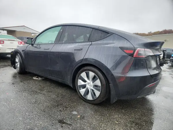 7SAYGDED9RF018824 2024 TESLA MODEL Y - Image 2