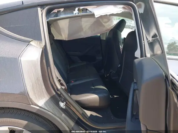 7SAYGDED9RF038152 2024 TESLA MODEL Y - Image 8