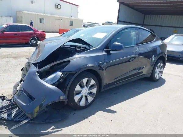 7SAYGDED9RF053945 2024 TESLA MODEL Y - Image 2