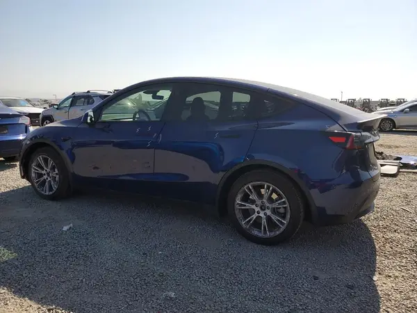 7SAYGDED9RF055887 2024 TESLA MODEL Y - Image 2