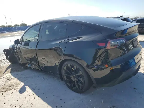 7SAYGDED9RF089599 2024 TESLA MODEL Y - Image 2