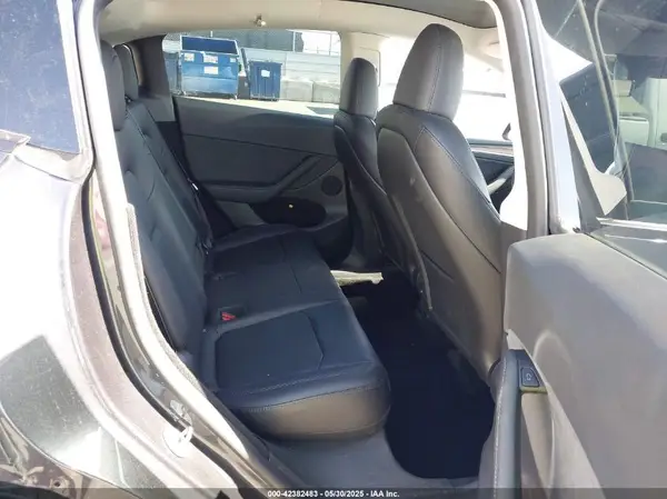 7SAYGDED9RF091854 2024 TESLA MODEL Y - Image 8