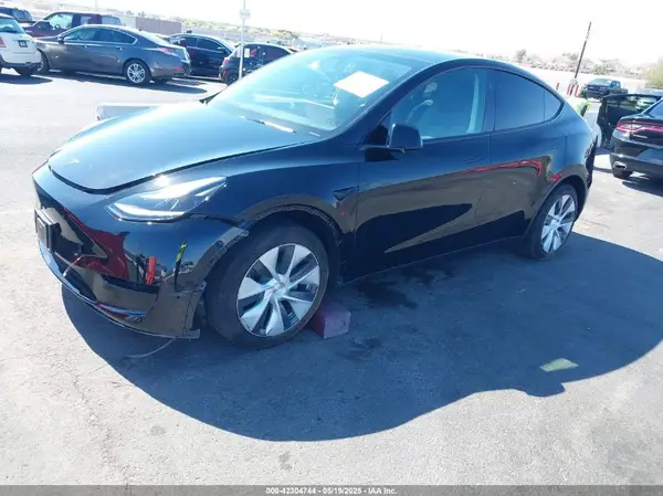 7SAYGDED9RF093975 2024 TESLA MODEL Y - Image 2