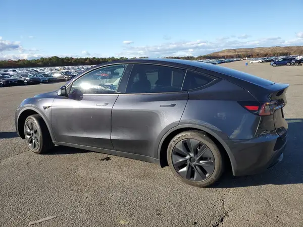 7SAYGDED9RF099811 2024 TESLA MODEL Y - Image 2