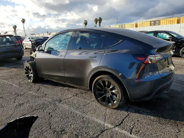 7SAYGDED9RF103839 2024 TESLA MODEL Y - Image 2