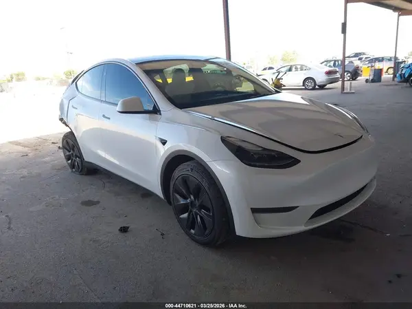 7SAYGDED9RF105719 2024 TESLA MODEL Y - Image 1