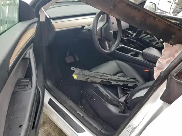 7SAYGDED9RF110760 2024 TESLA MODEL Y - Image 8