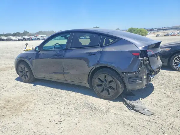 7SAYGDED9RF118244 2024 TESLA MODEL Y - Image 2