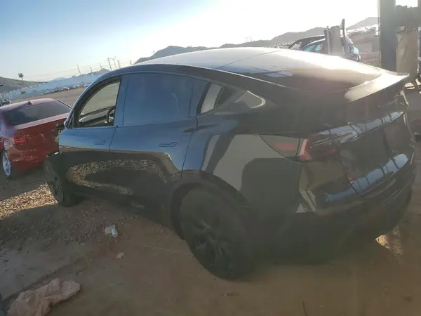 7SAYGDED9RF119930 2024 TESLA MODEL Y - Image 2