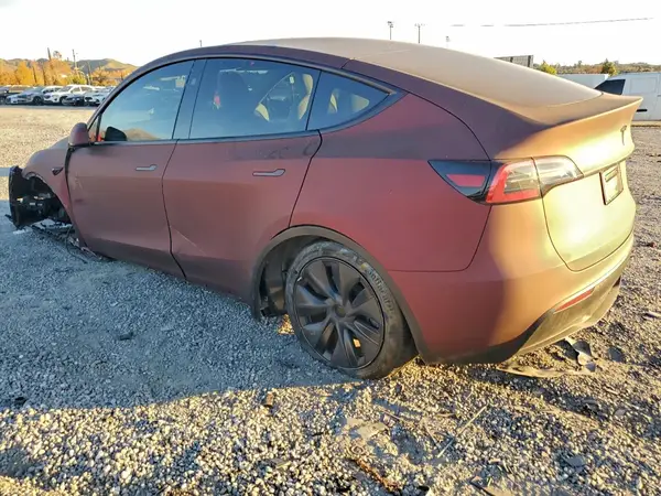 7SAYGDED9RF120799 2024 TESLA MODEL Y - Image 2