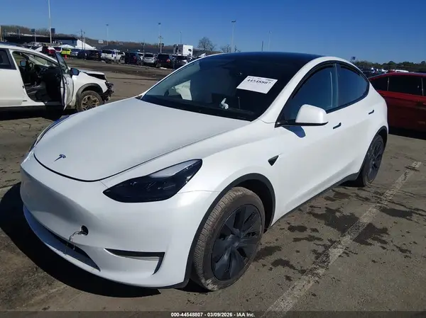 7SAYGDED9RF133651 2024 TESLA MODEL Y - Image 2
