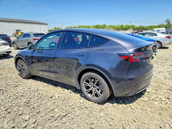 7SAYGDED9RF155312 2024 TESLA MODEL Y - Image 2
