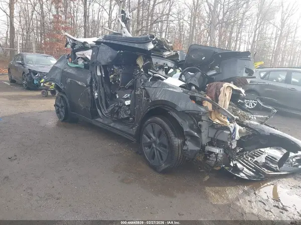 7SAYGDED9RF155424 2024 TESLA MODEL Y - Image 1