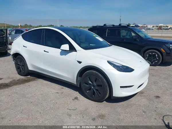 7SAYGDED9RF161420 2024 TESLA MODEL Y - Image 1