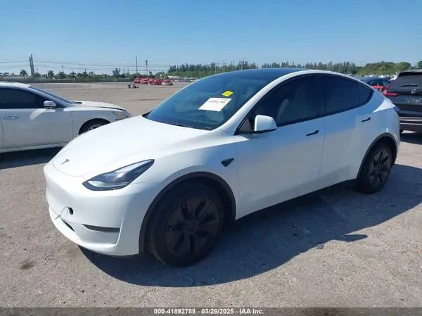 7SAYGDED9RF161420 2024 TESLA MODEL Y - Image 2