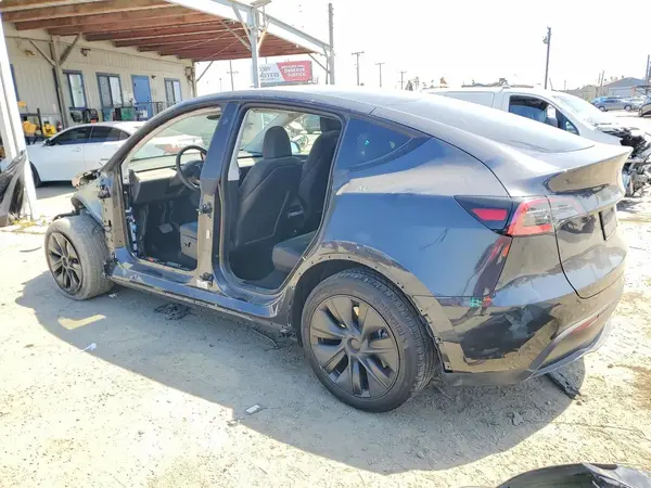 7SAYGDED9RF183126 2024 TESLA MODEL Y - Image 2