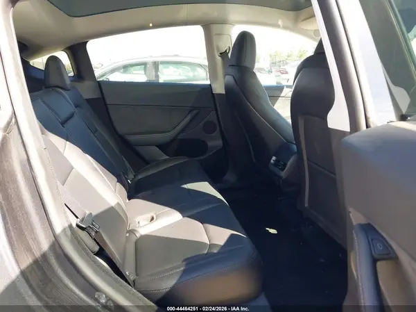 7SAYGDED9RF185121 2024 TESLA MODEL Y - Image 8