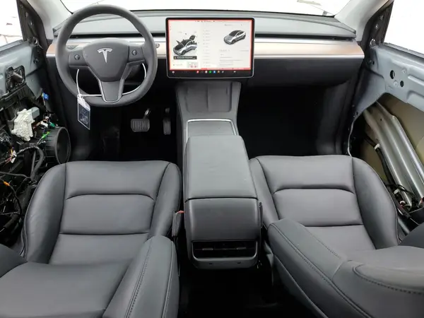 7SAYGDED9RF193347 2024 TESLA MODEL Y - Image 8