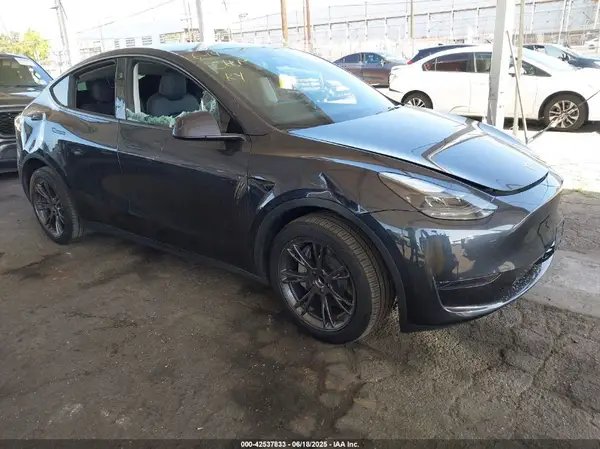 7SAYGDED9RF199553 2024 TESLA MODEL Y - Image 1