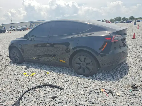 7SAYGDED9RF205402 2024 TESLA MODEL Y - Image 2
