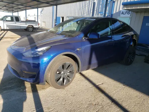7SAYGDED9RF206257 2024 TESLA MODEL Y - Image 1