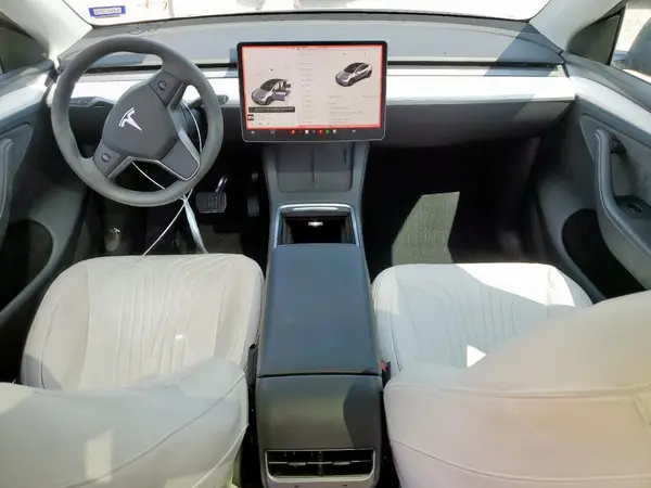 7SAYGDED9SA342519 2025 TESLA MODEL Y - Image 8
