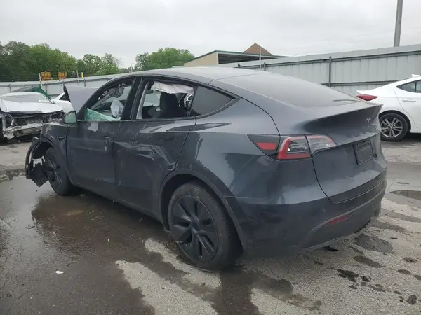 7SAYGDED9SA356517 2025 TESLA MODEL Y - Image 2